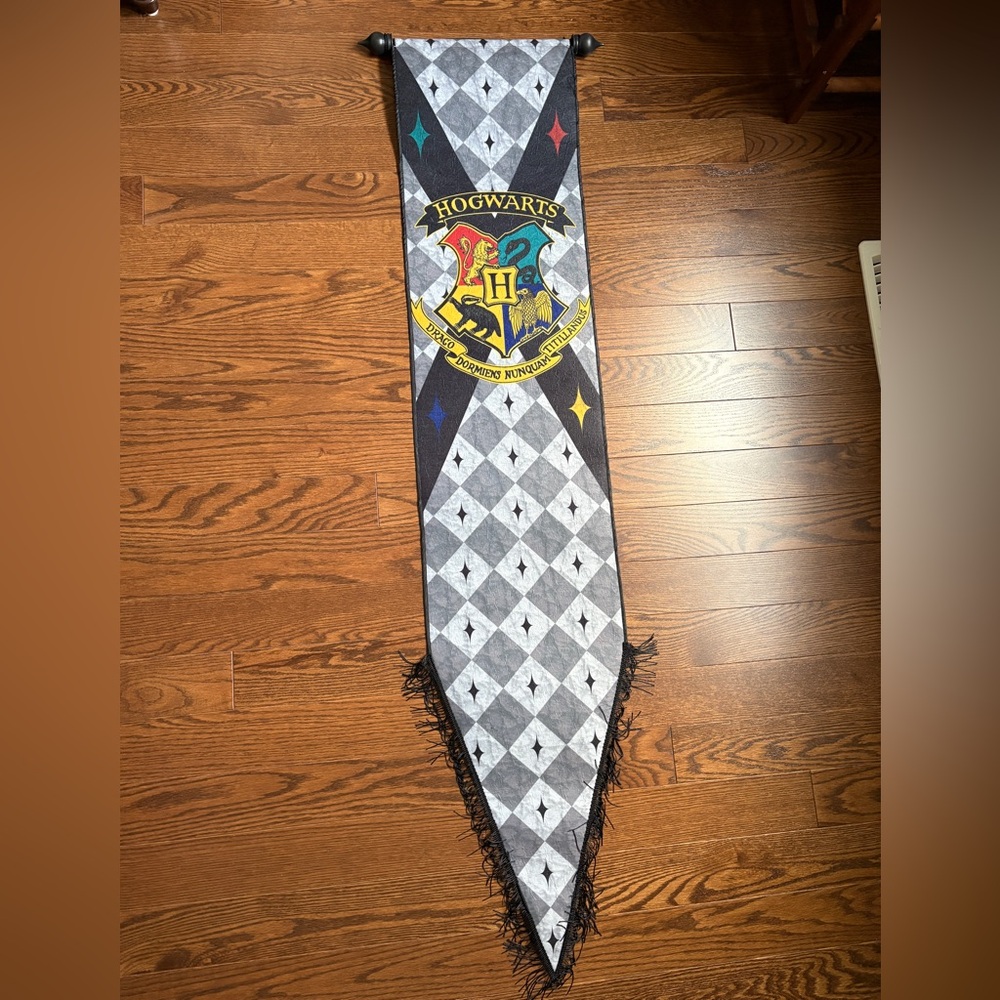 Harry Potter Hogwarts 12" x 60" Felt Banner Calhoun Warner Bros.